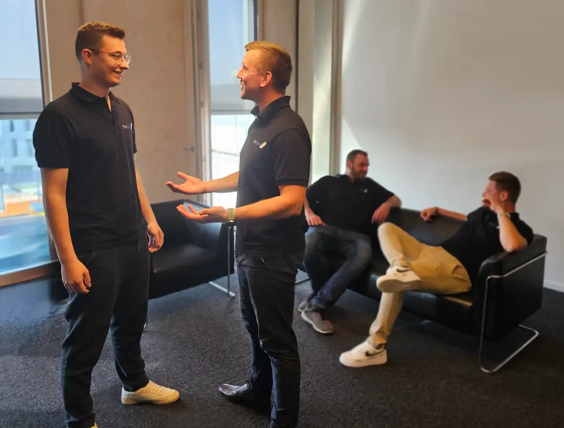 Colleagues in conversation