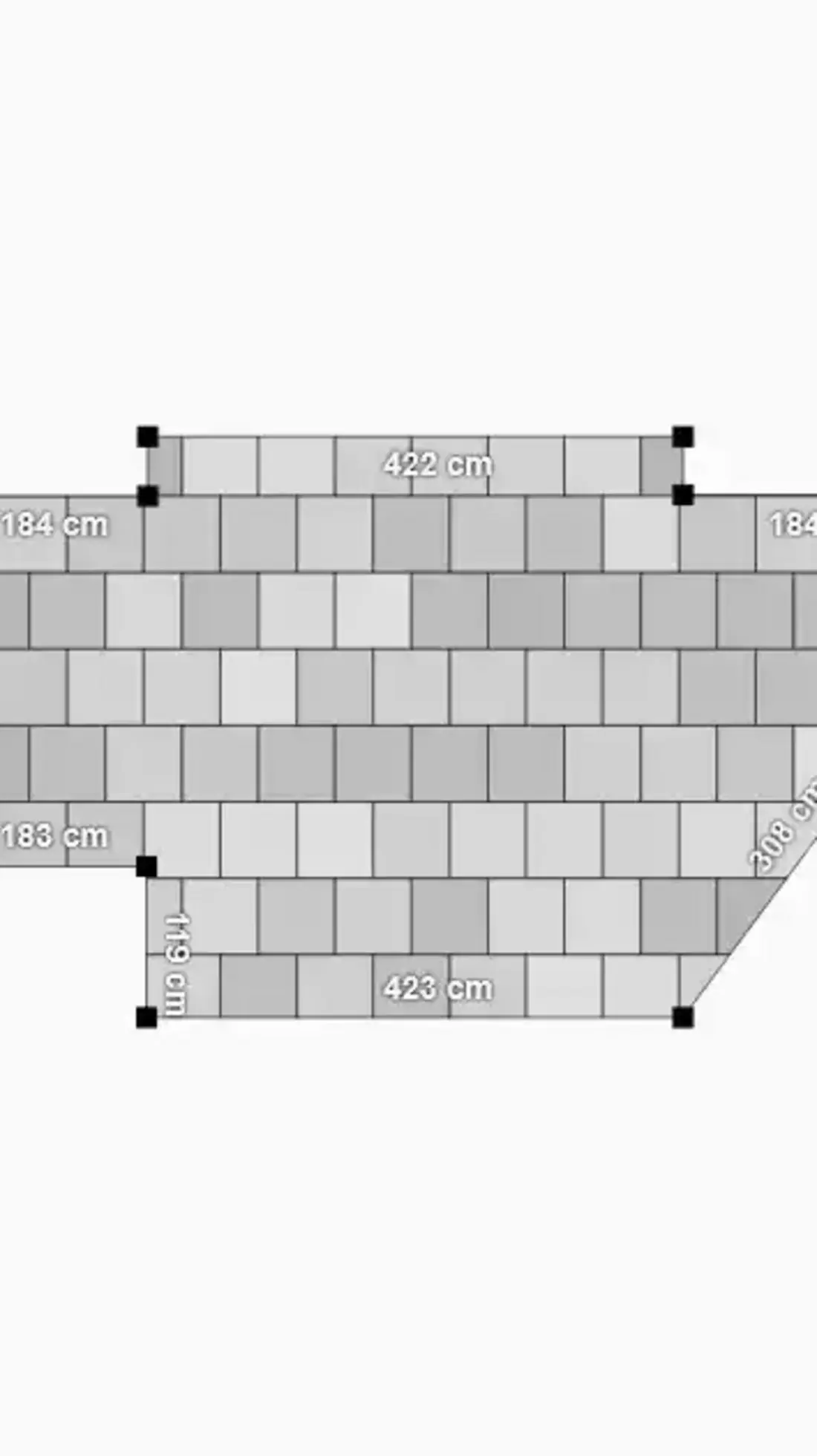 Vermaßter Grundriss einer trapezförmigen Fliesenfläche mit unterschiedlich großen Platten in Grautönen.